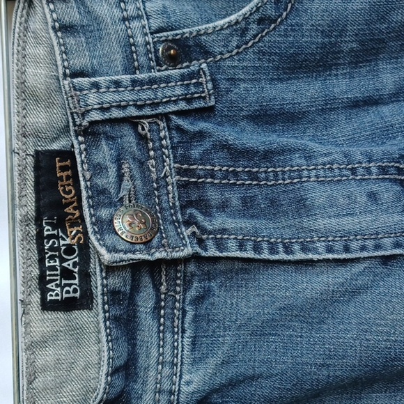 Baileys Point Black Men's Size 34 x 32 Light Wash Blue Denim Straight Leg Jeans - Picture 2 of 7